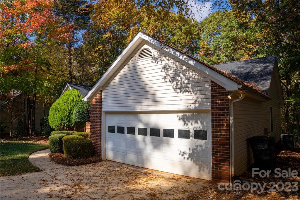 13800 Woody Point Road