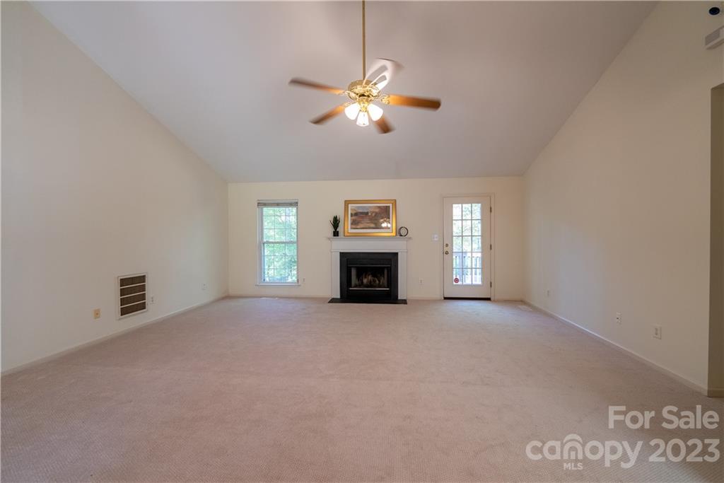 13800 Woody Point Road