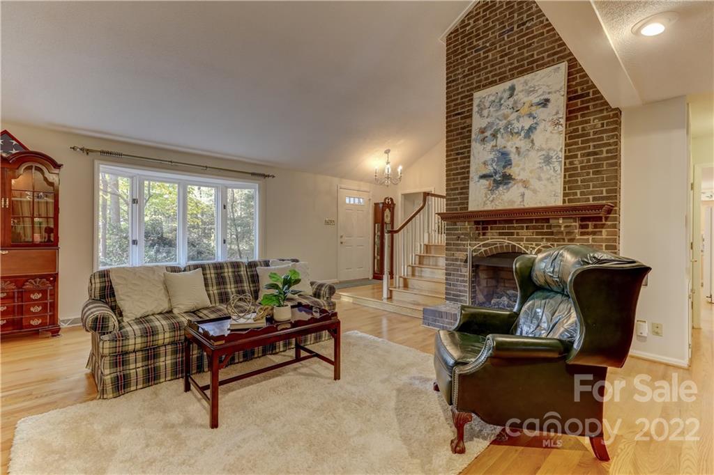 1830 Hazelwood Court