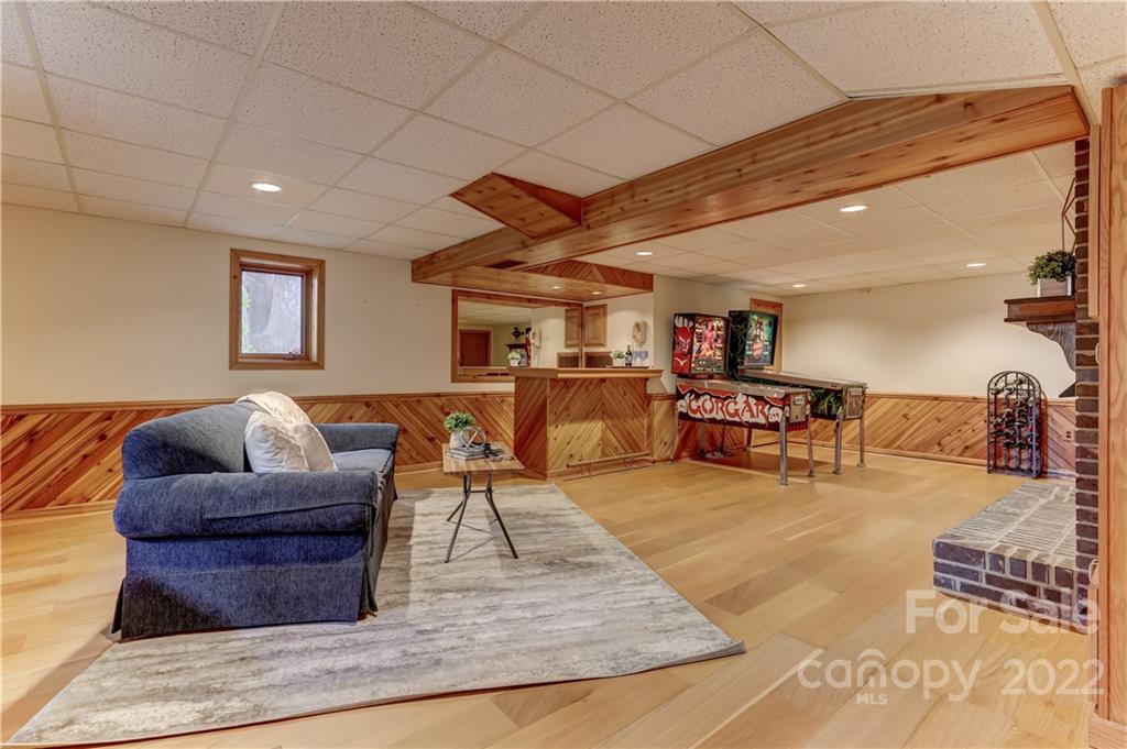 1830 Hazelwood Court