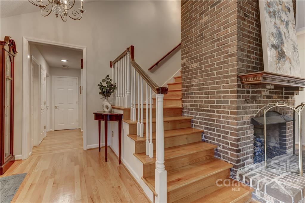 1830 Hazelwood Court