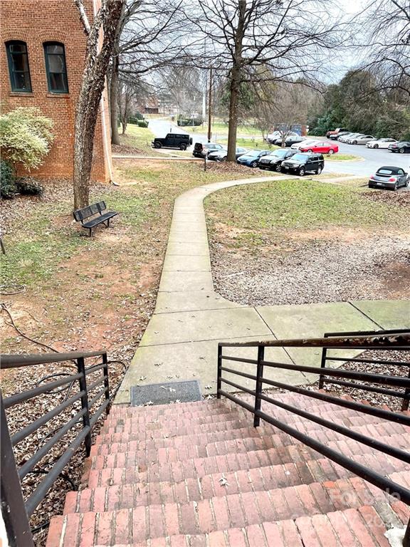 201 S Hoskins Road Unit: 133