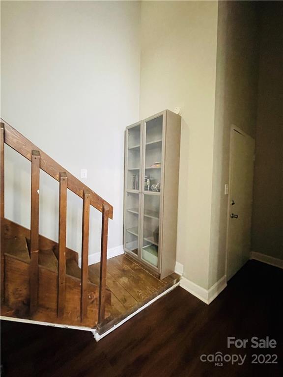 201 S Hoskins Road Unit: 133