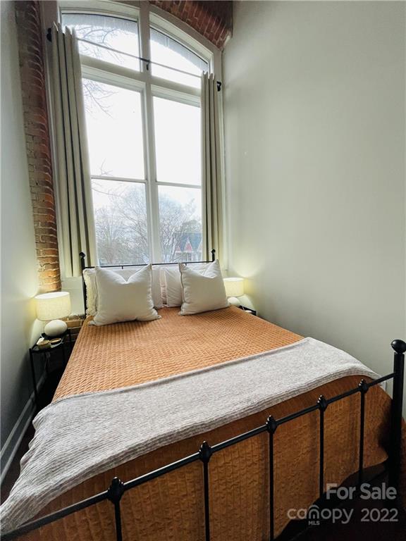 201 S Hoskins Road Unit: 133