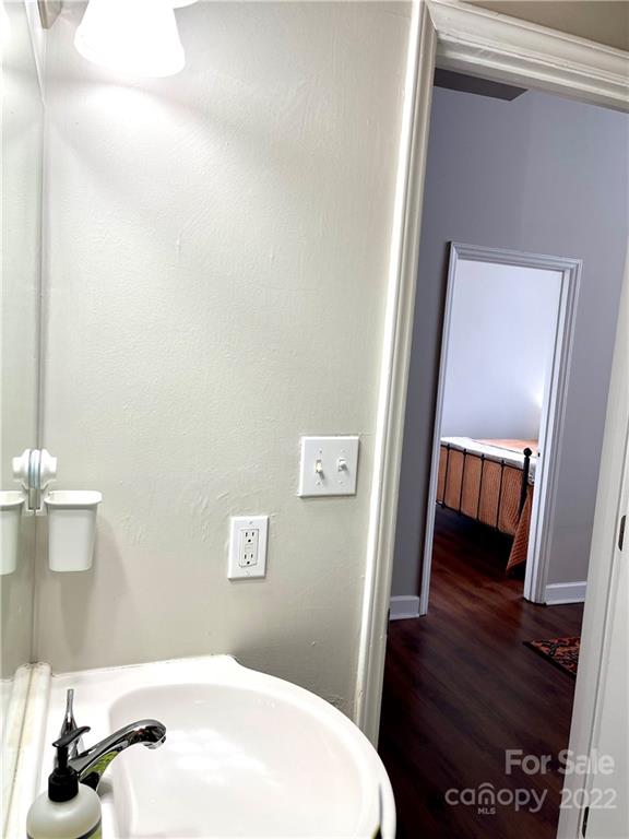 201 S Hoskins Road Unit: 133