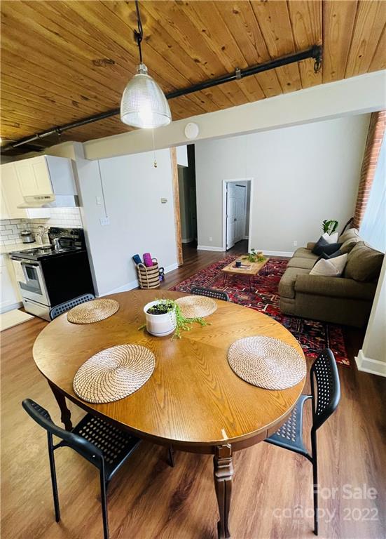 201 S Hoskins Road Unit: 133