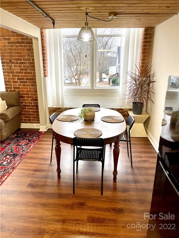 201 S Hoskins Road Unit: 133