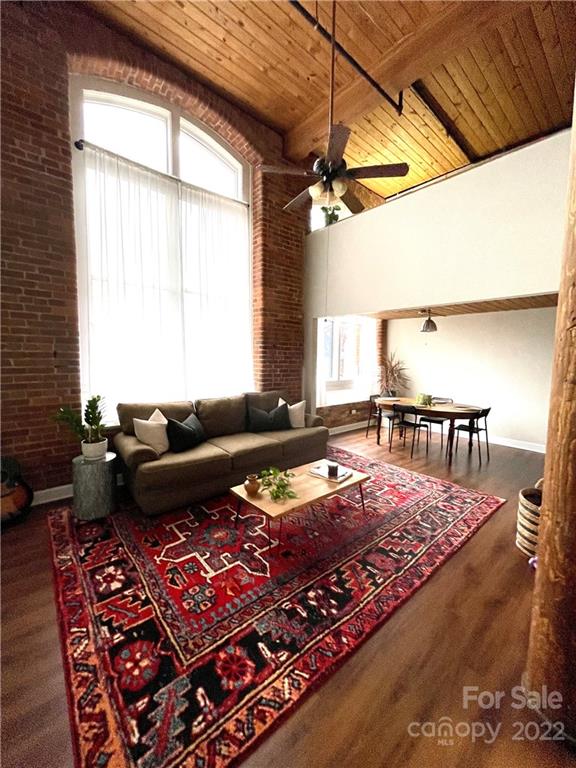 201 S Hoskins Road Unit: 133