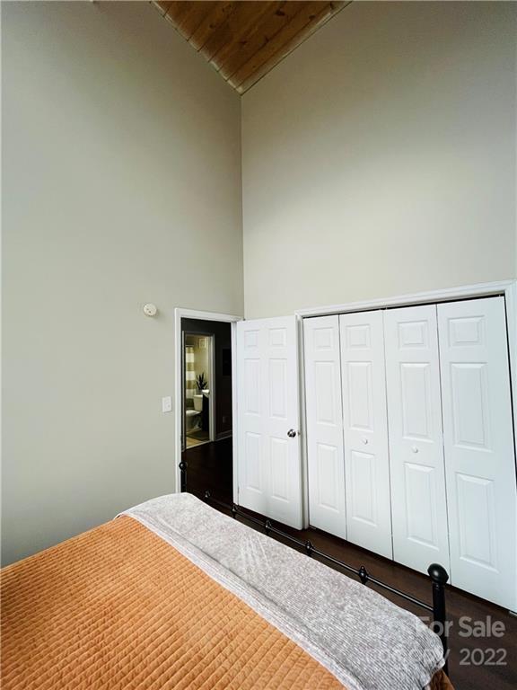 201 S Hoskins Road Unit: 133