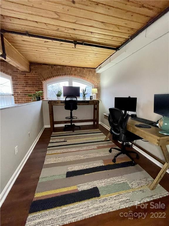 201 S Hoskins Road Unit: 133