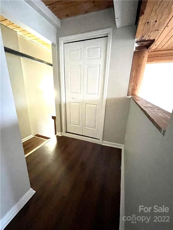 201 S Hoskins Road Unit: 133