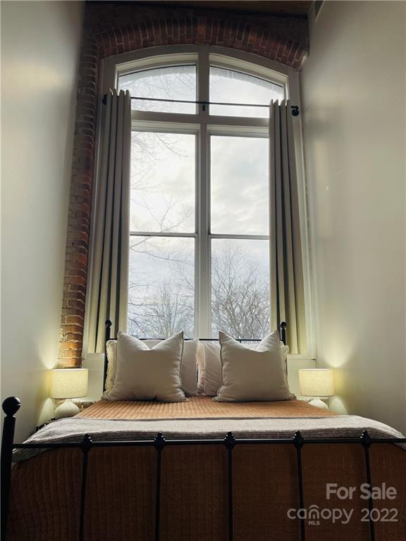 201 S Hoskins Road Unit: 133