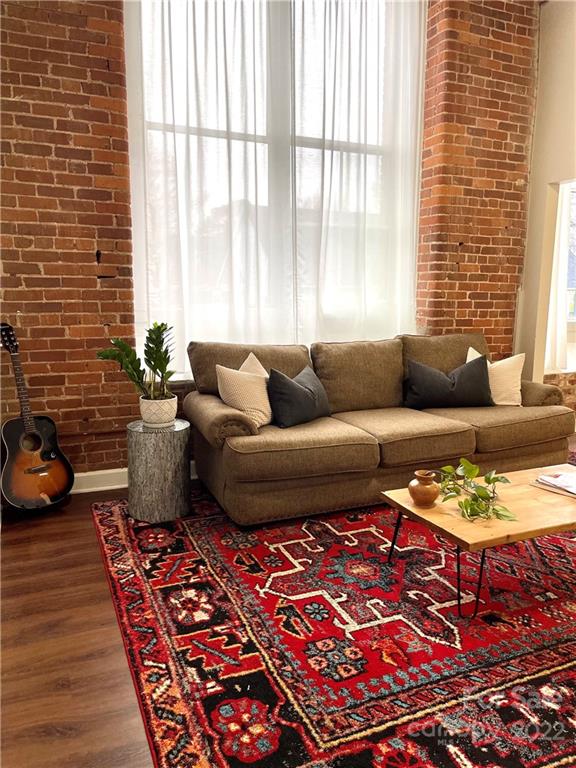 201 S Hoskins Road Unit: 133