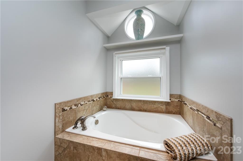 9801 Emerald Point Drive Unit: 11