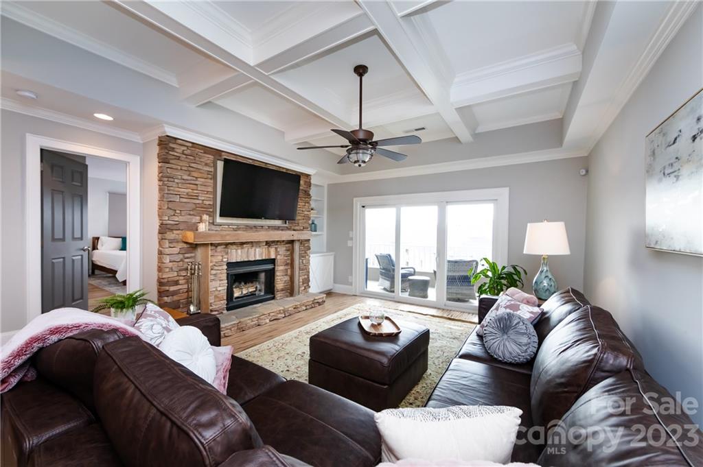 9801 Emerald Point Drive Unit: 11