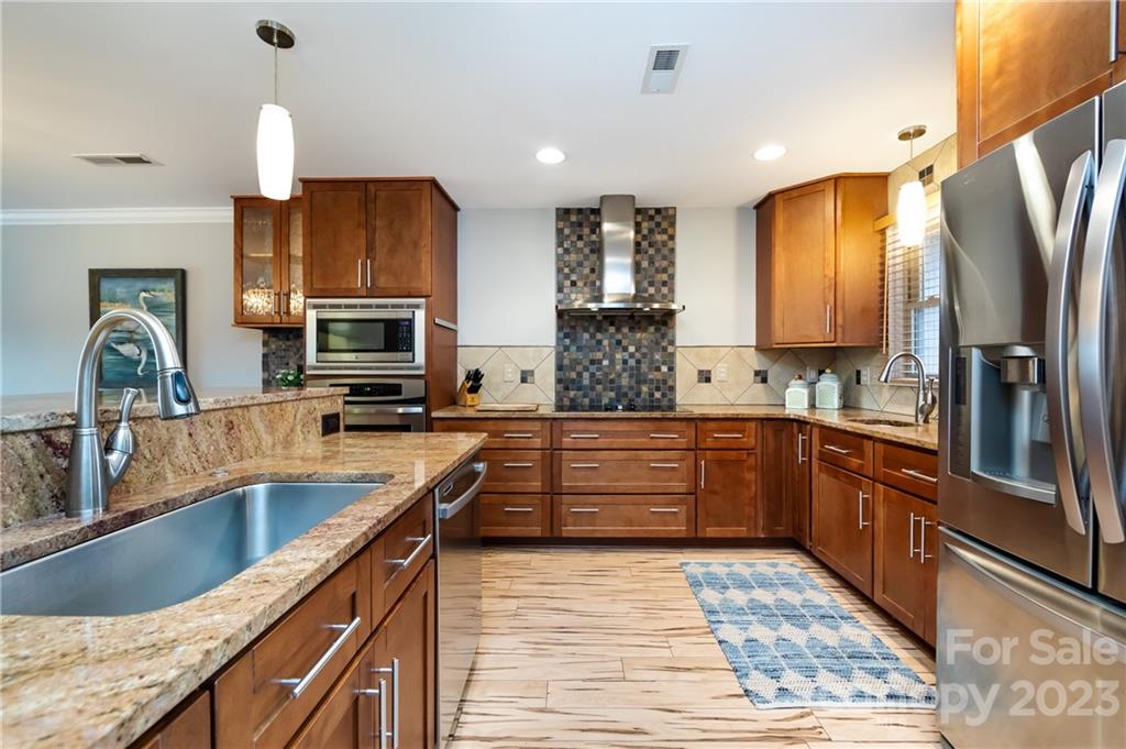 9801 Emerald Point Drive Unit: 11