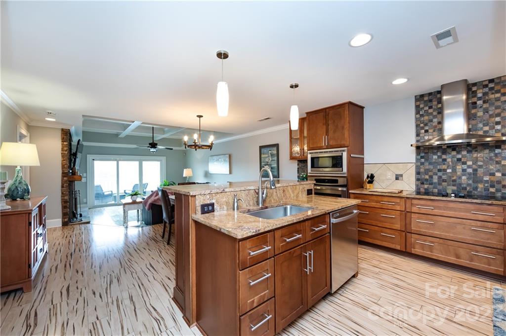 9801 Emerald Point Drive Unit: 11