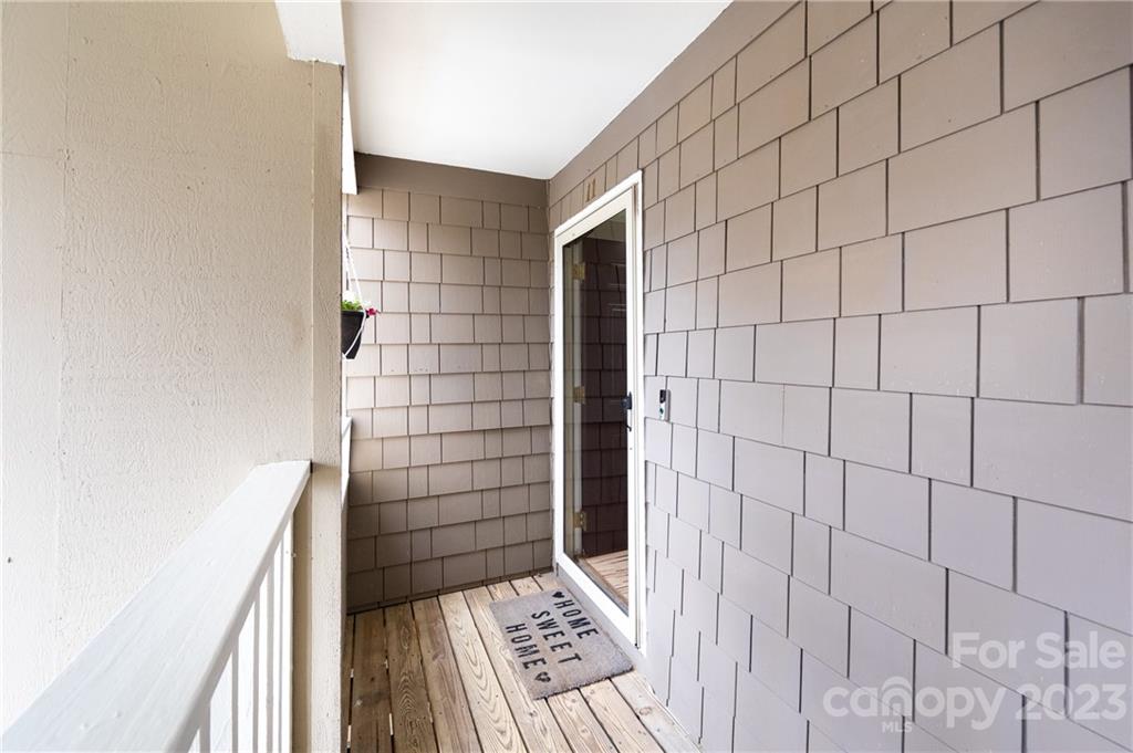 9801 Emerald Point Drive Unit: 11
