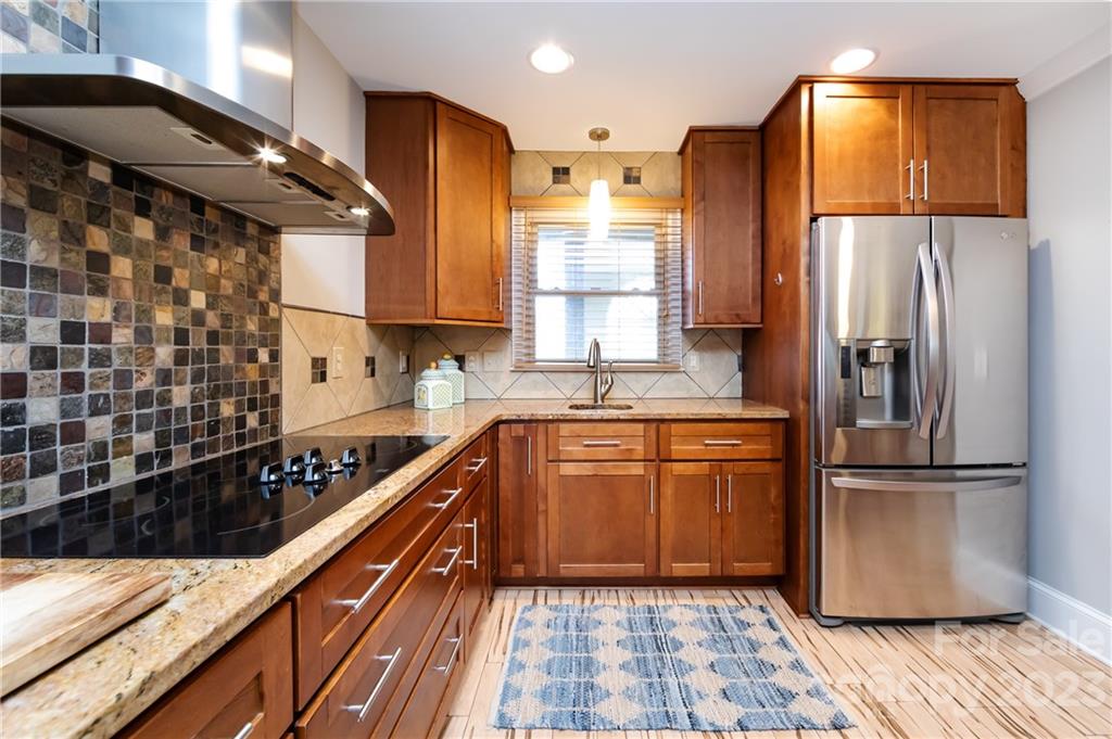 9801 Emerald Point Drive Unit: 11