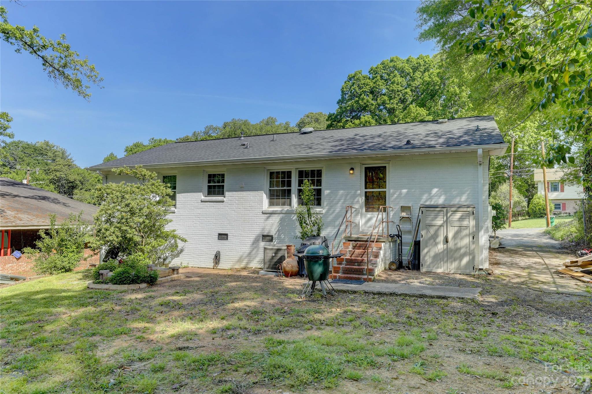 1746 Edgewater Drive