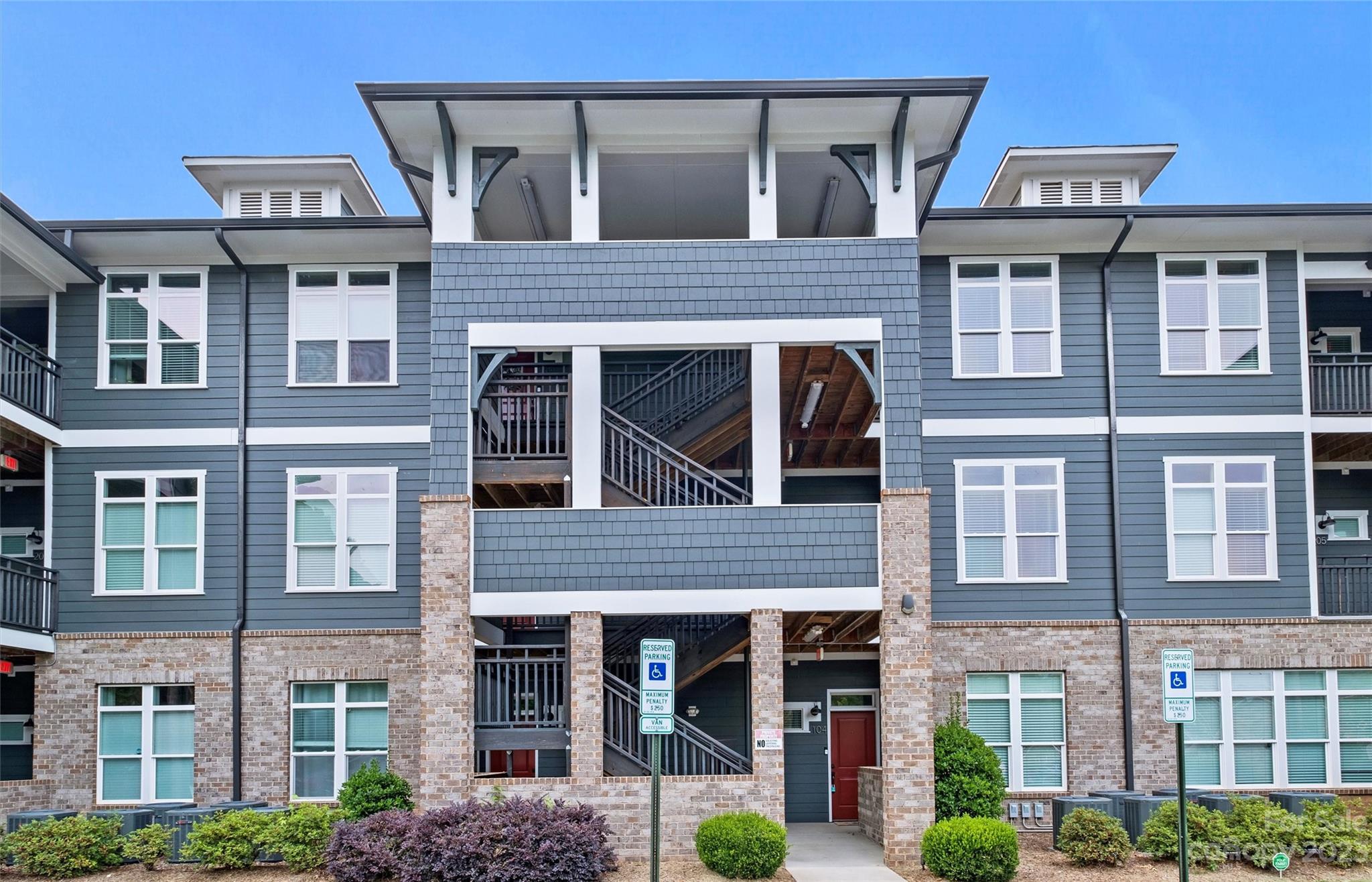 935 Mcalway Road Unit: 304