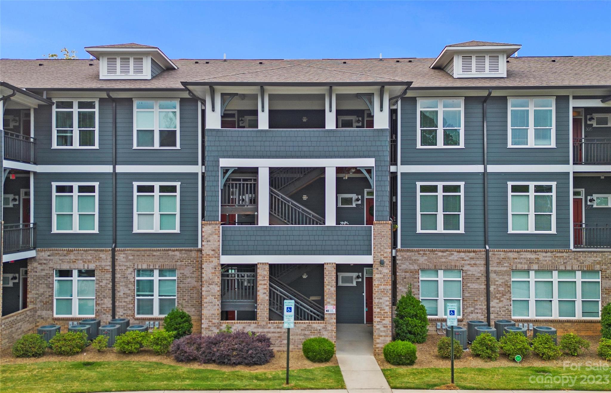 935 Mcalway Road Unit: 304
