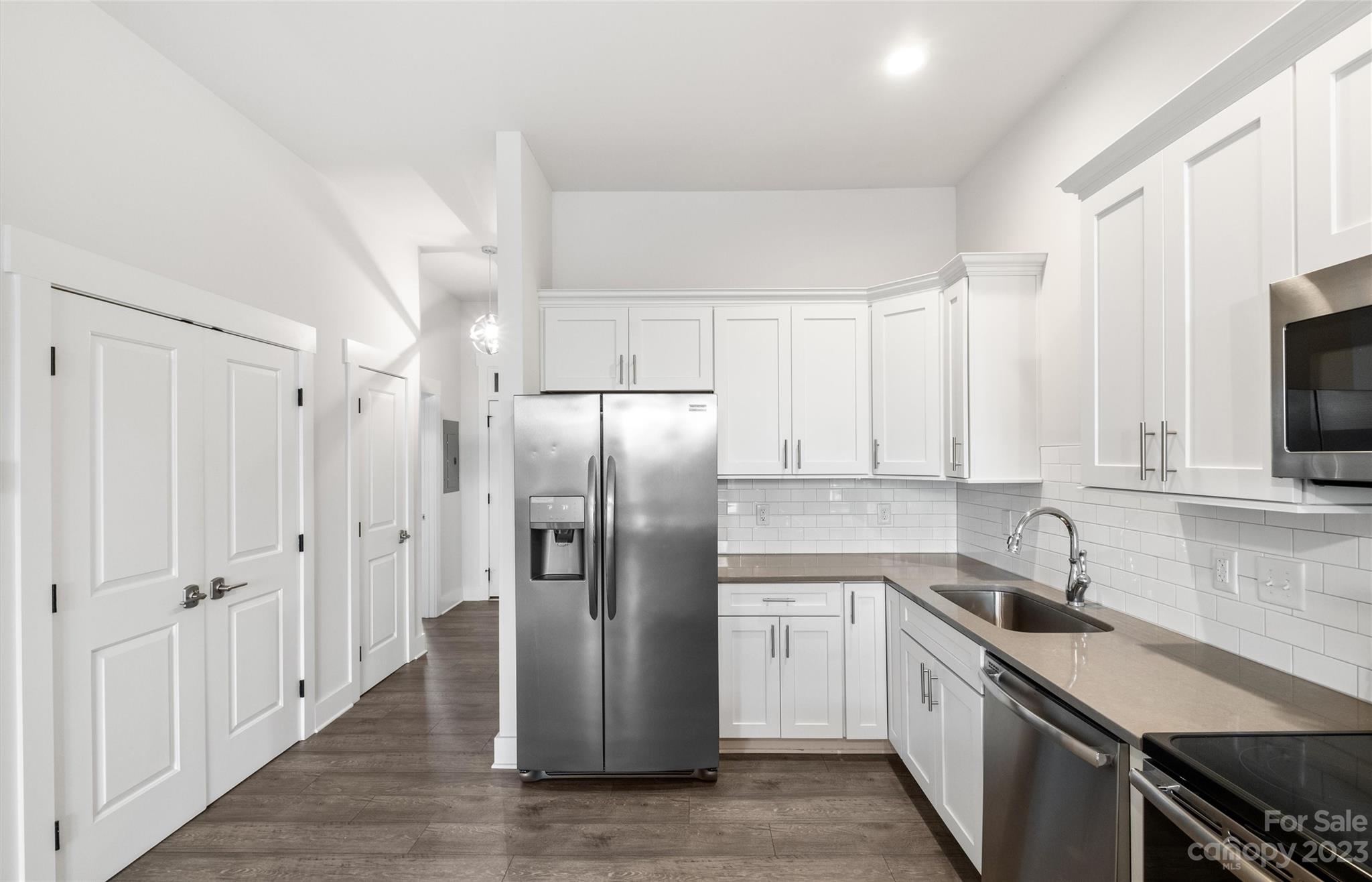 935 Mcalway Road Unit: 304