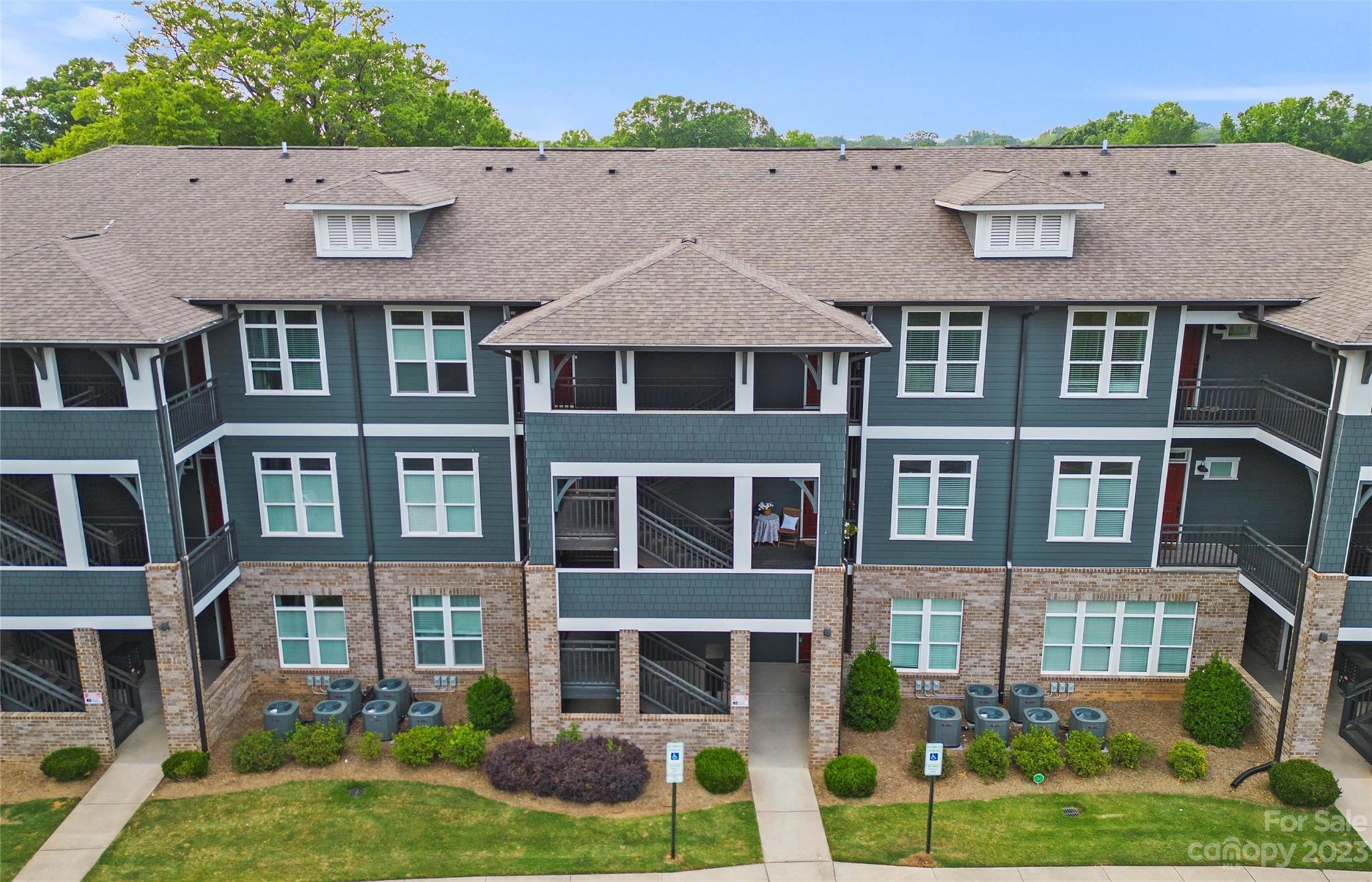 935 Mcalway Road Unit: 304