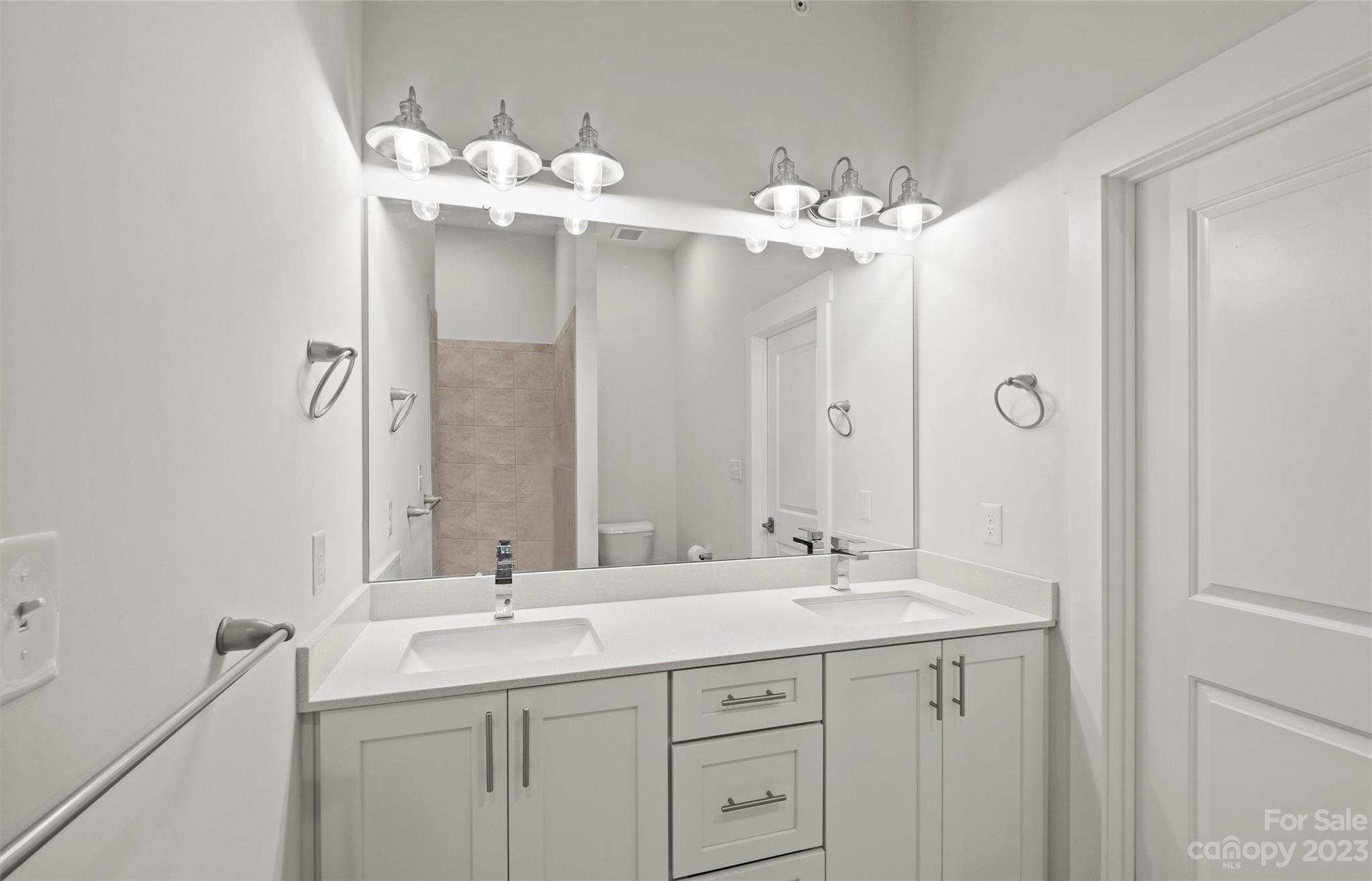 935 Mcalway Road Unit: 304
