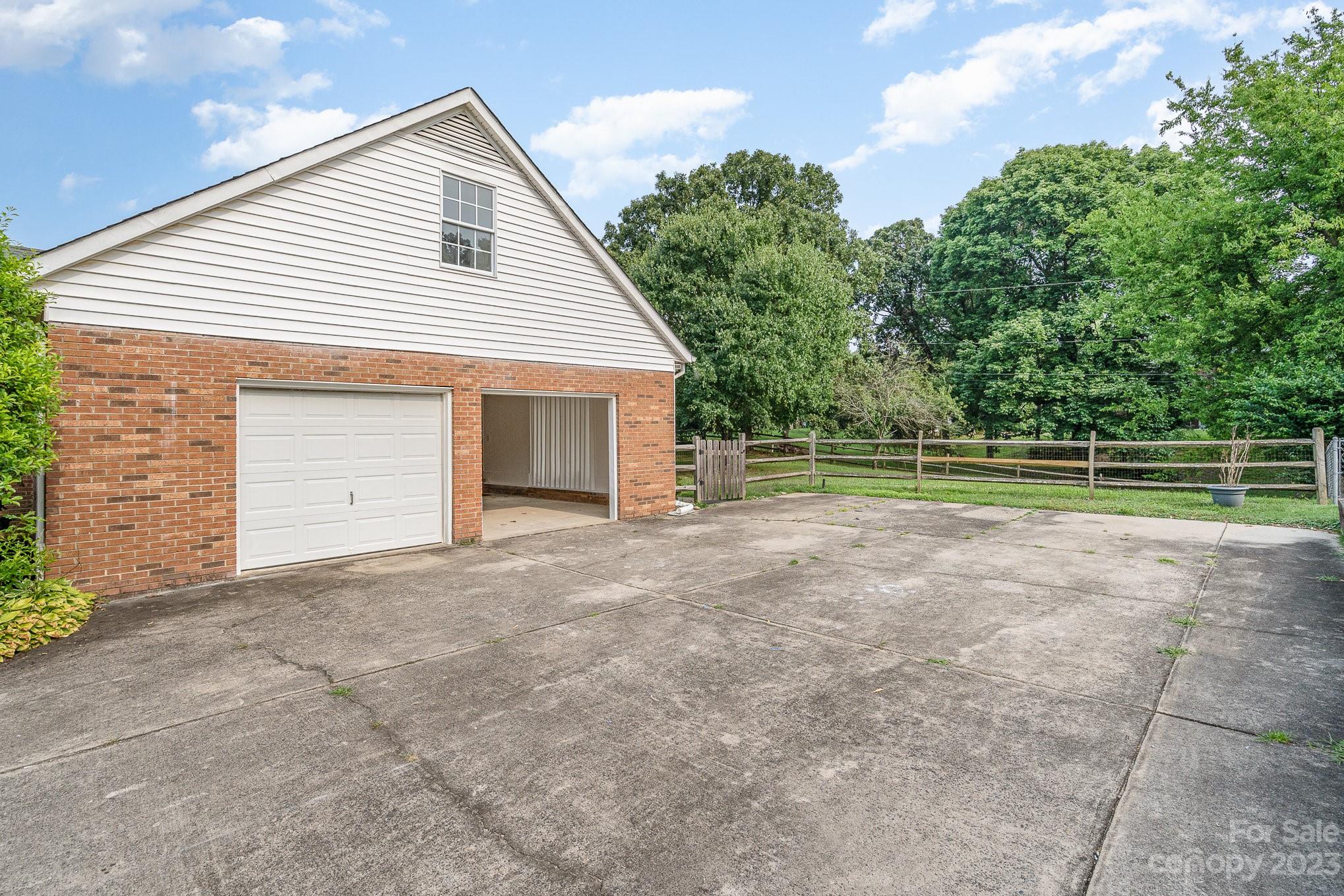 416 Glencurry Drive