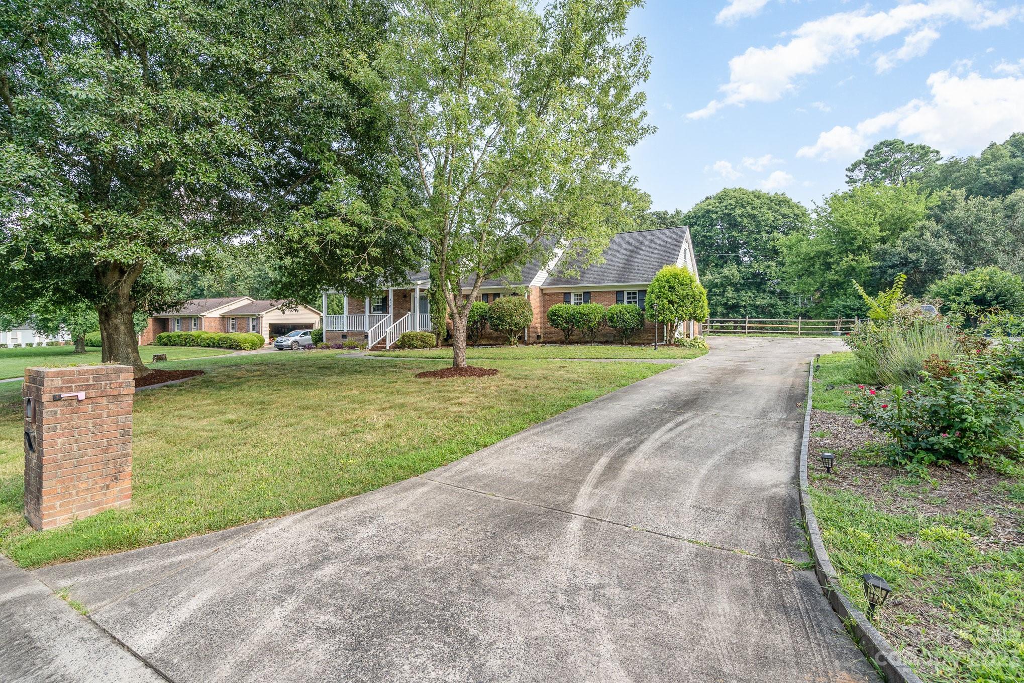 416 Glencurry Drive