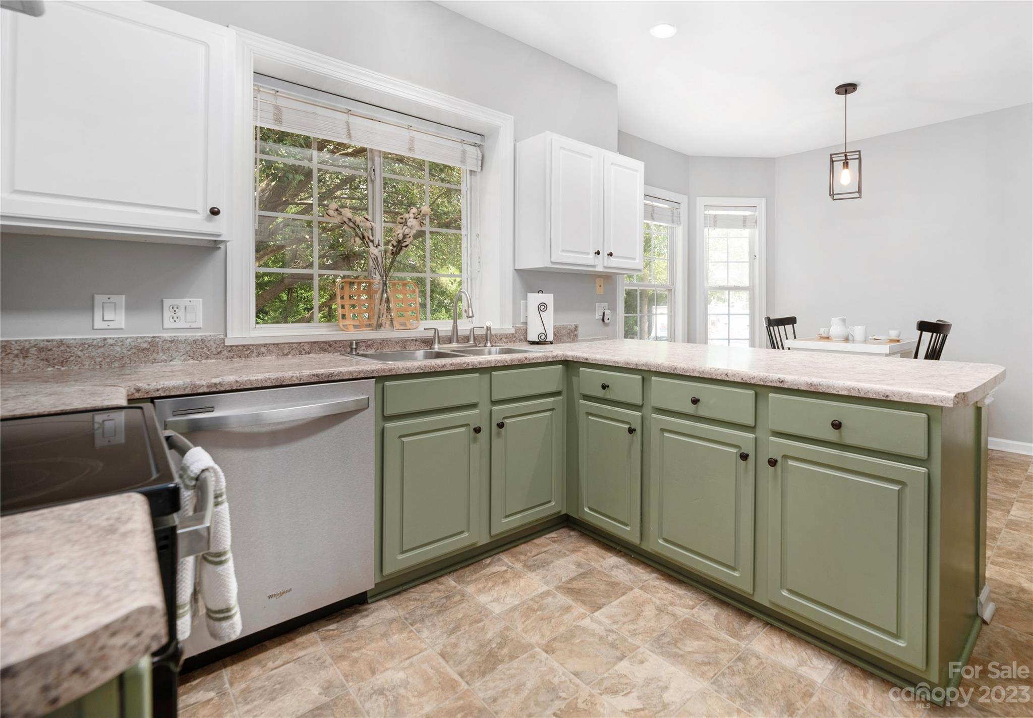 114 Harbor Landing Drive