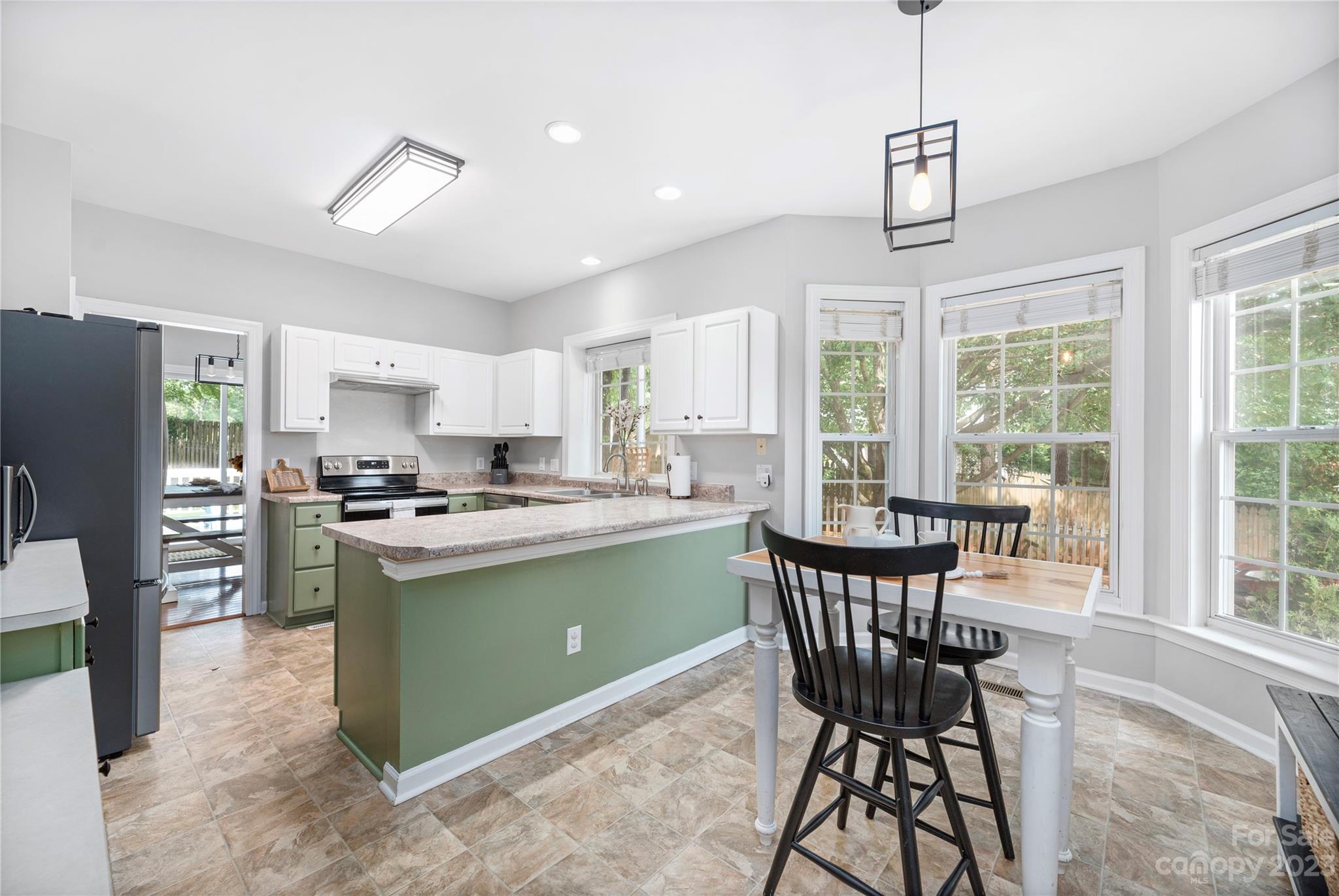 114 Harbor Landing Drive