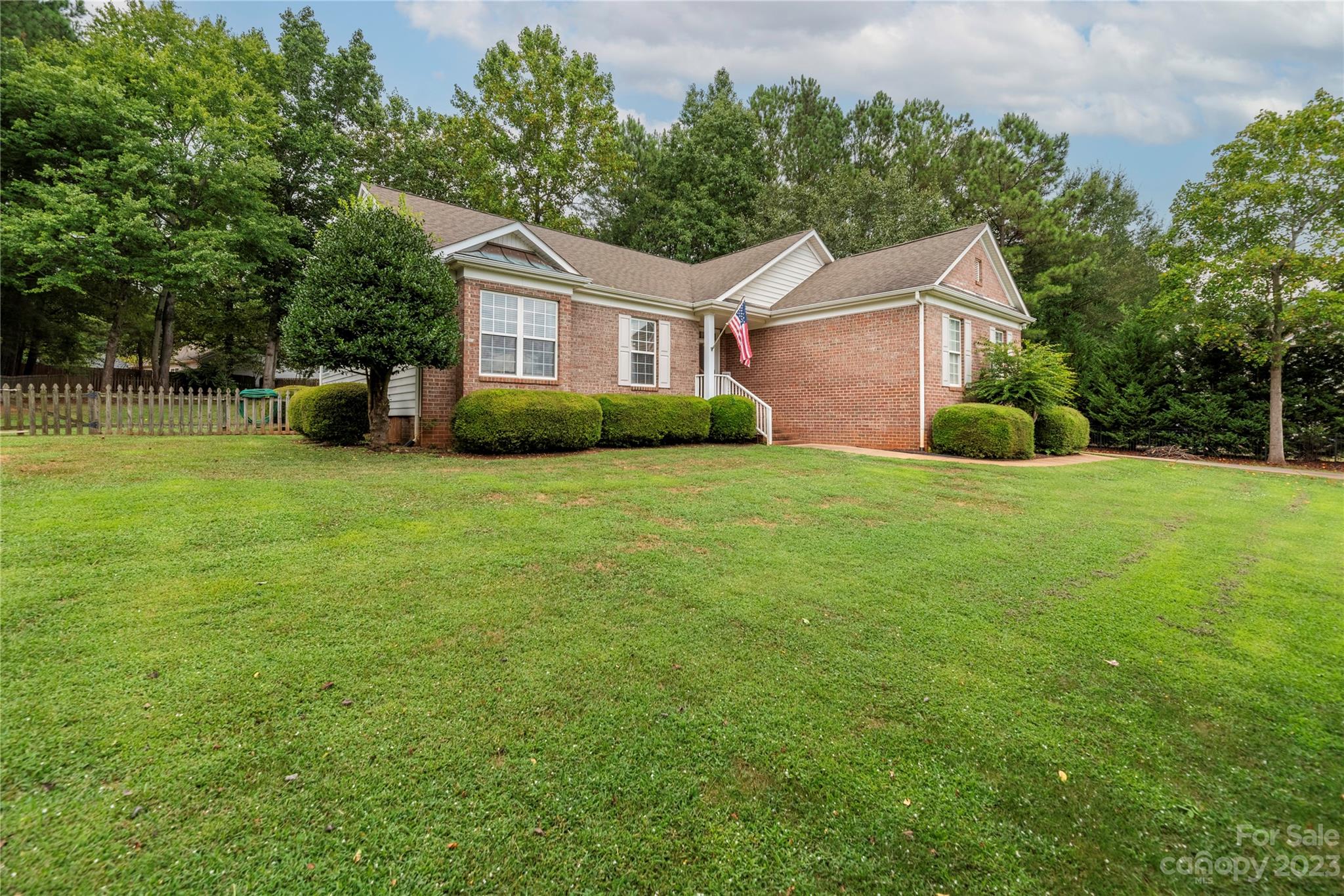 114 Harbor Landing Drive