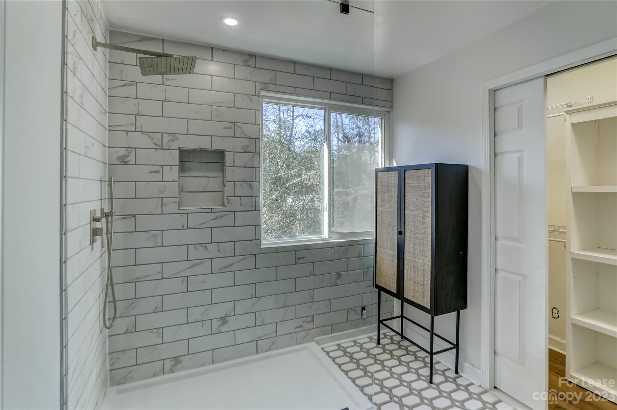 3325 Eastwood Drive