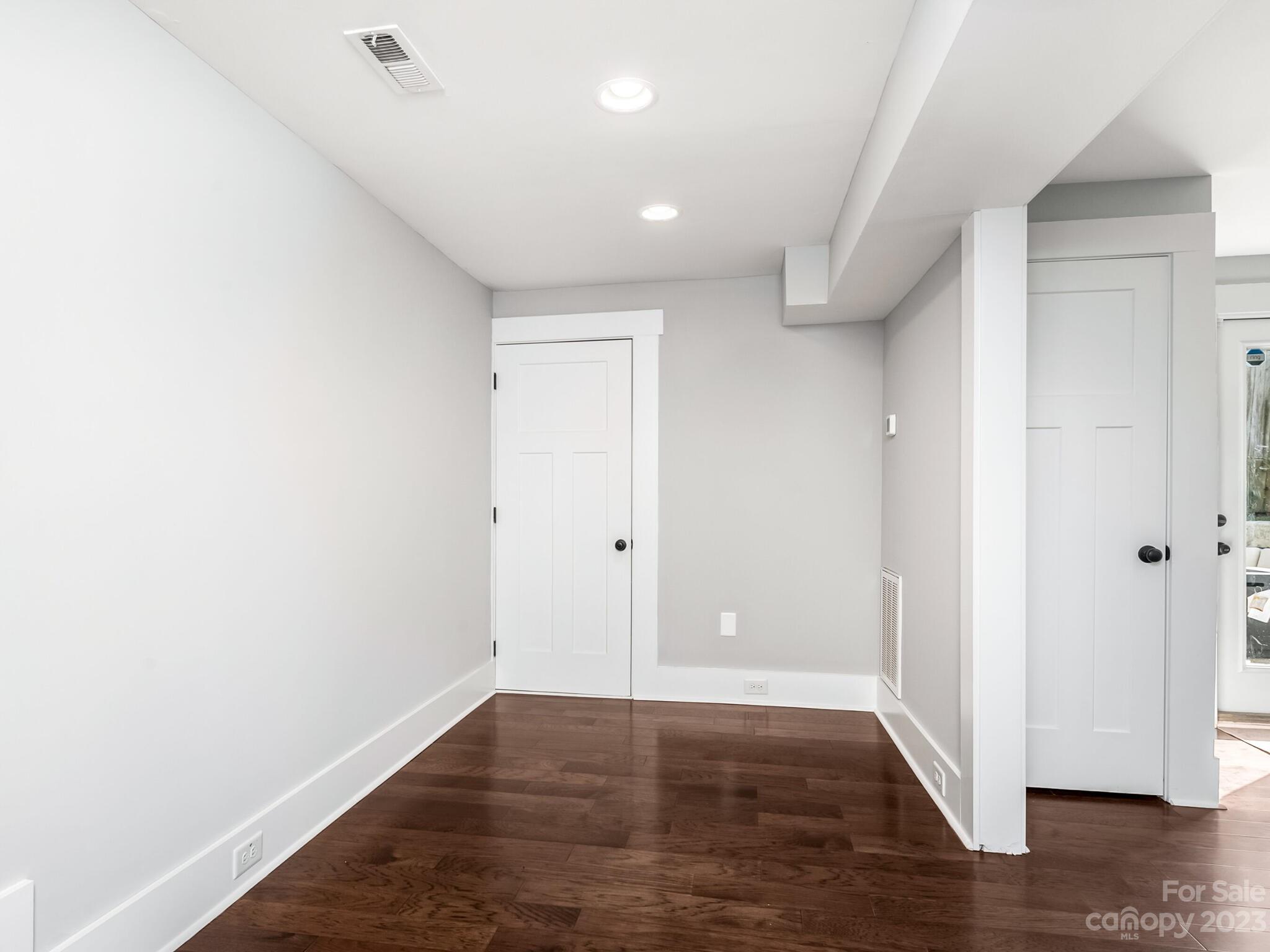 405 W Park Avenue