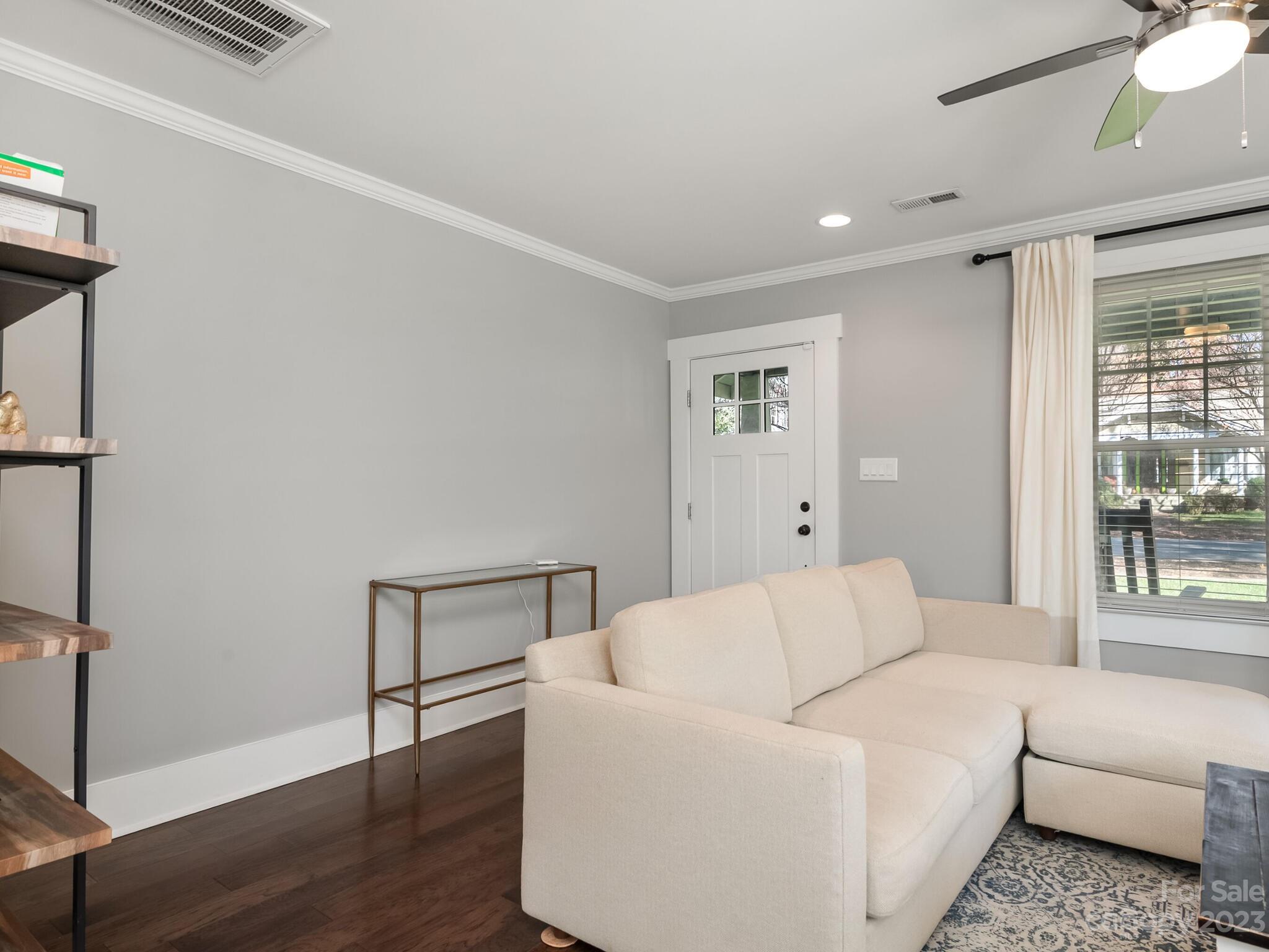 405 W Park Avenue