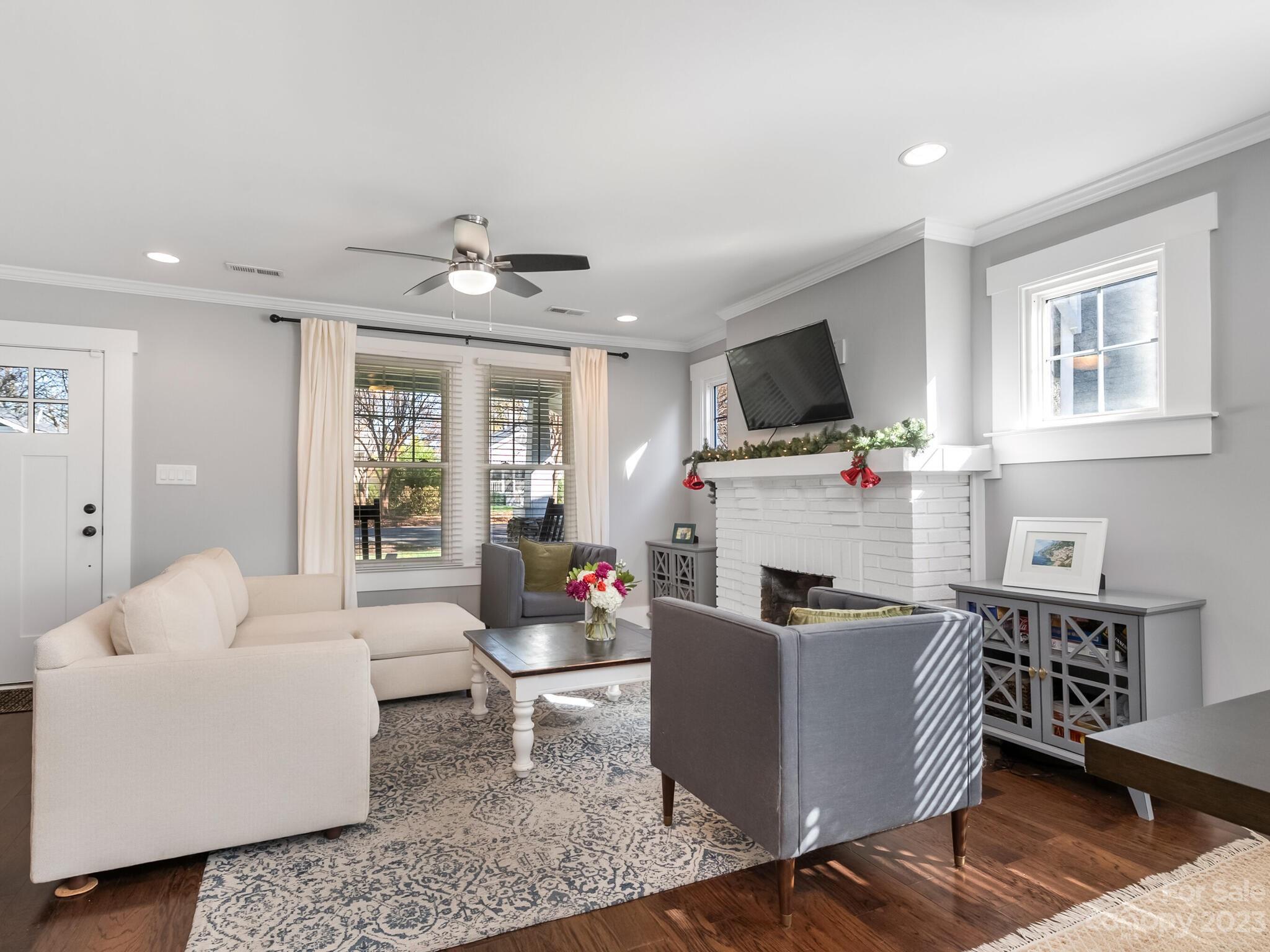 405 W Park Avenue