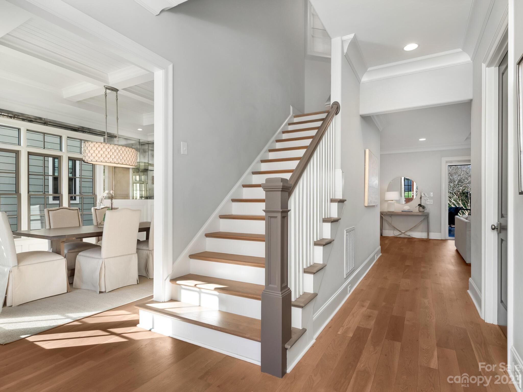 171 N Canterbury Road