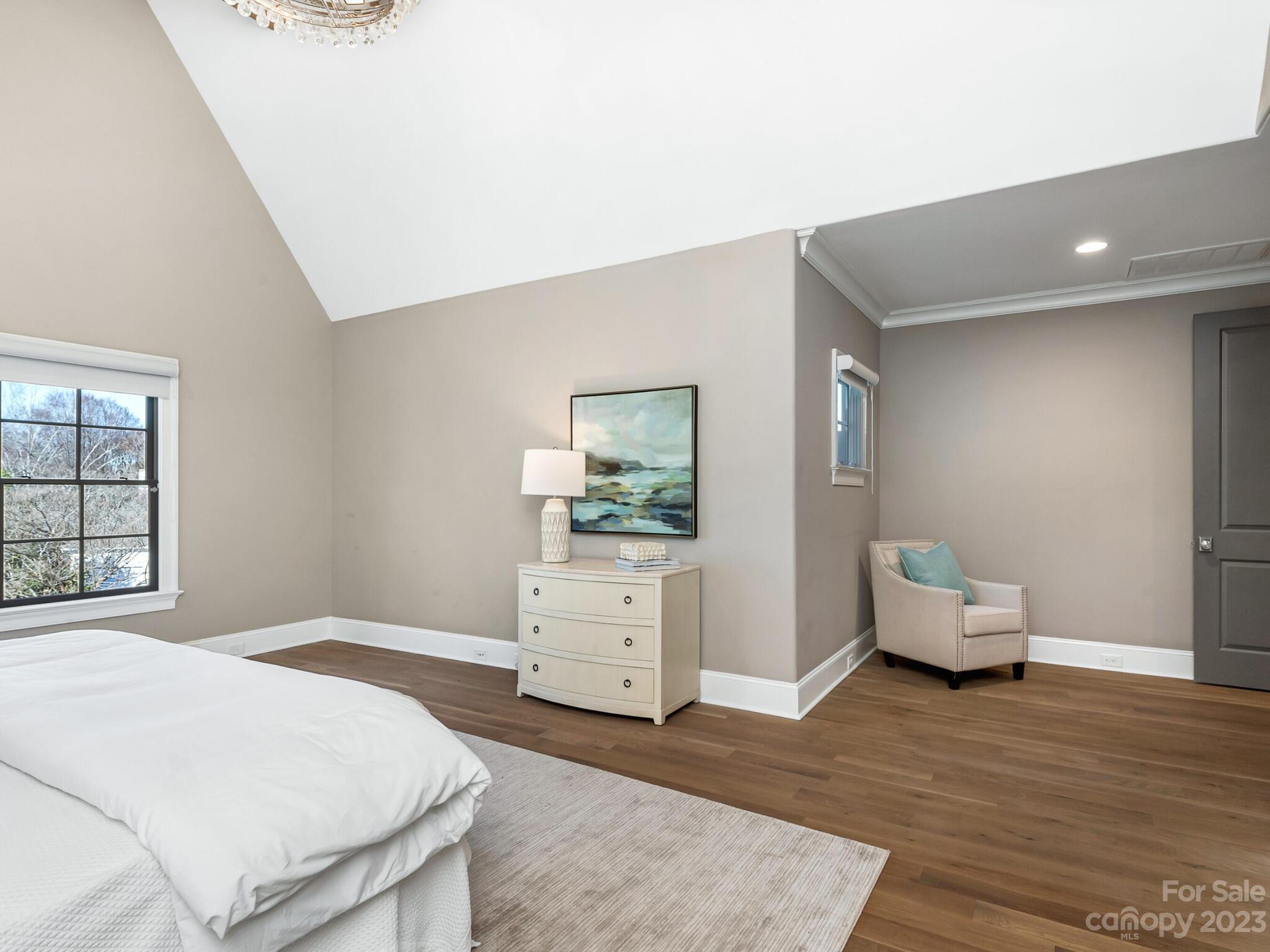 171 N Canterbury Road