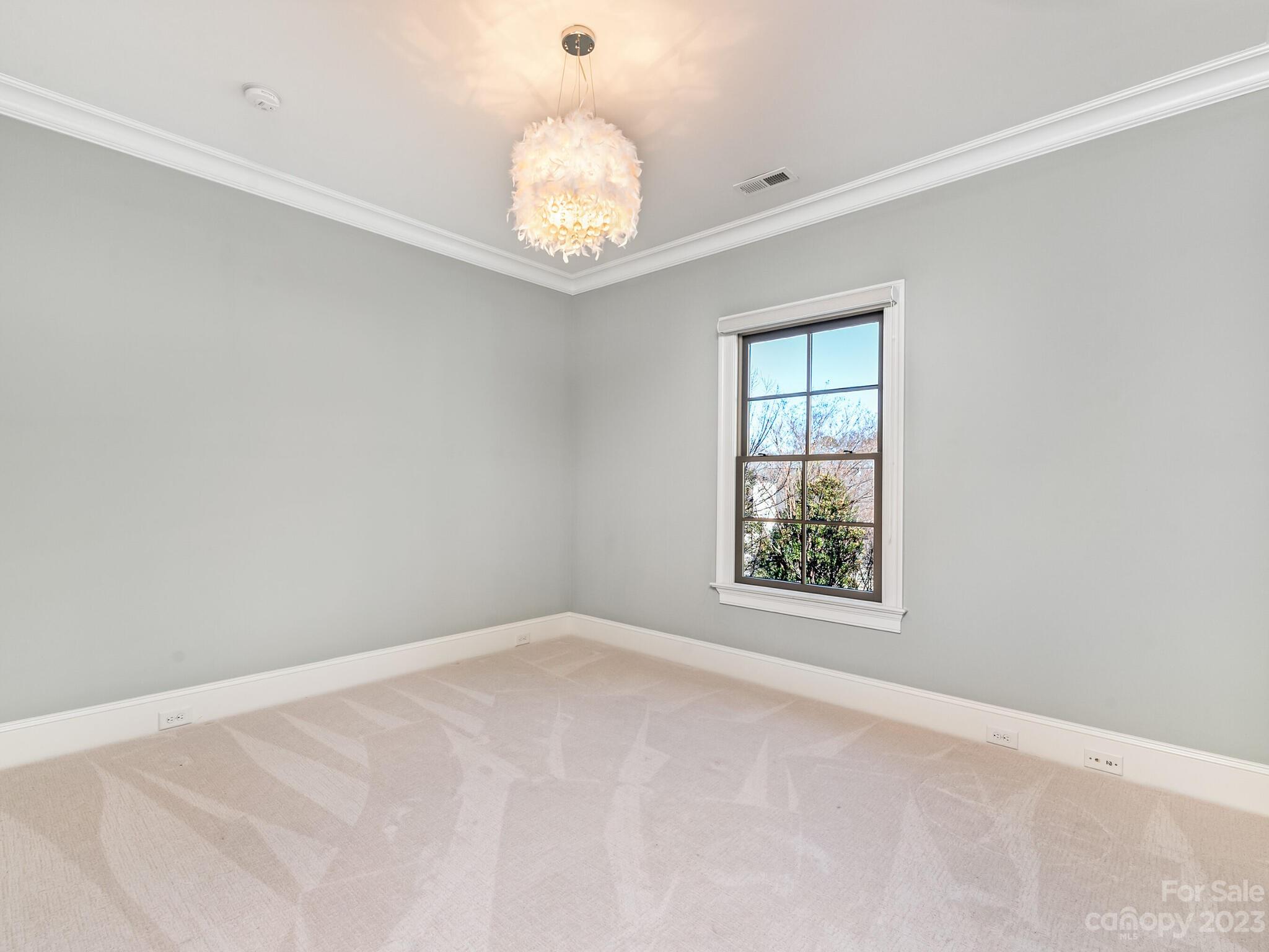 171 N Canterbury Road