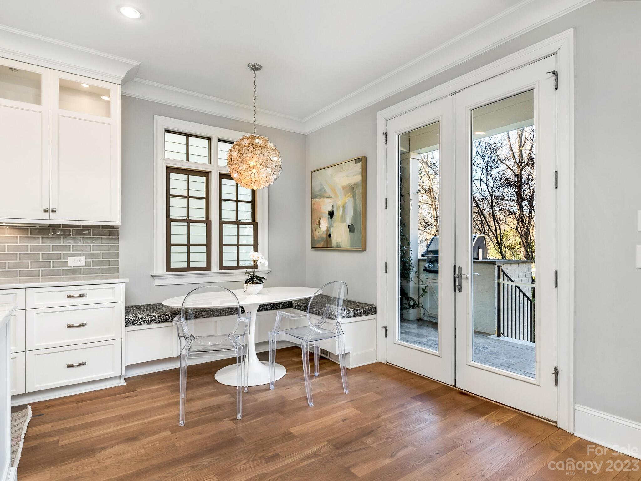 171 N Canterbury Road