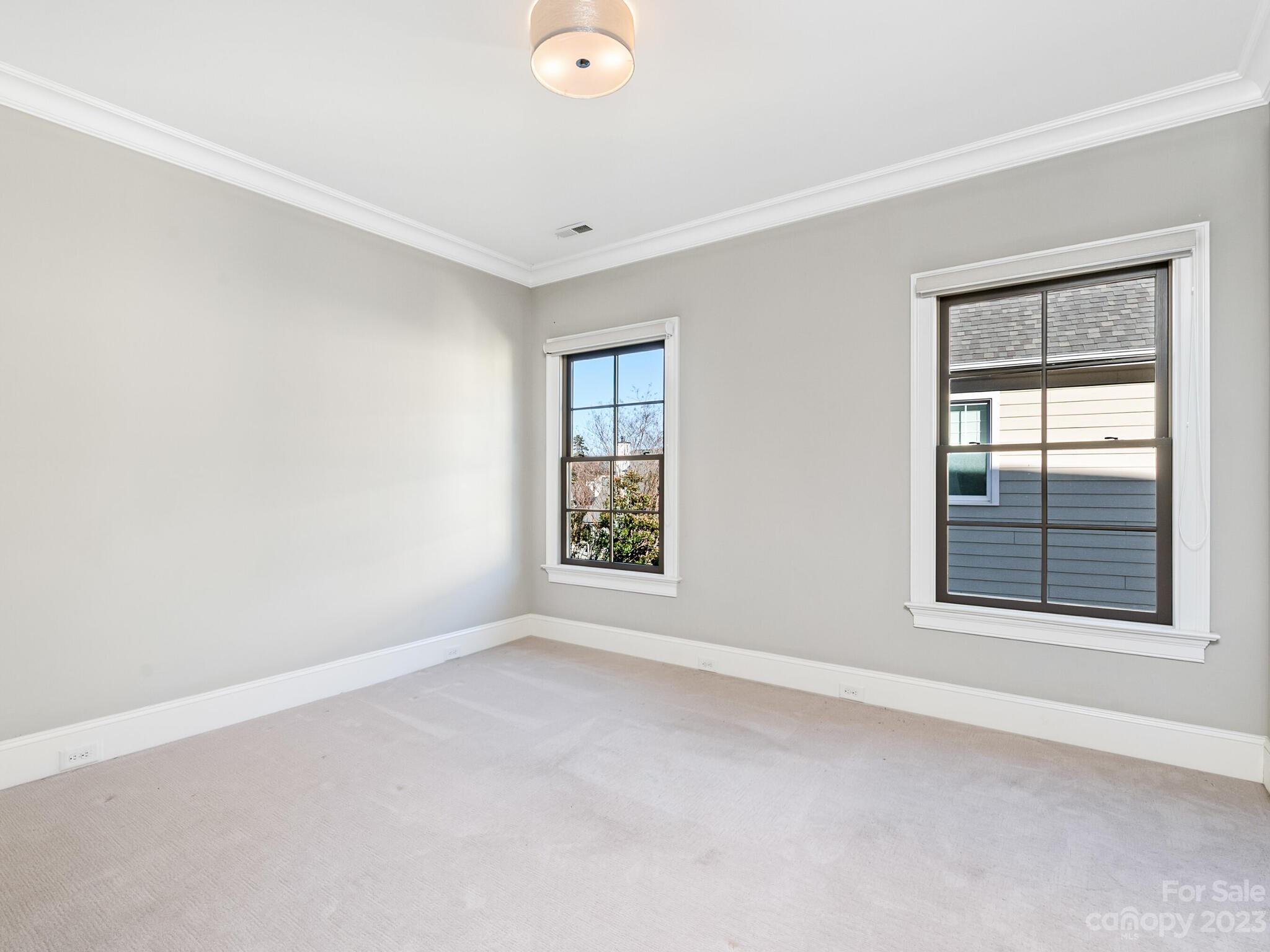 171 N Canterbury Road