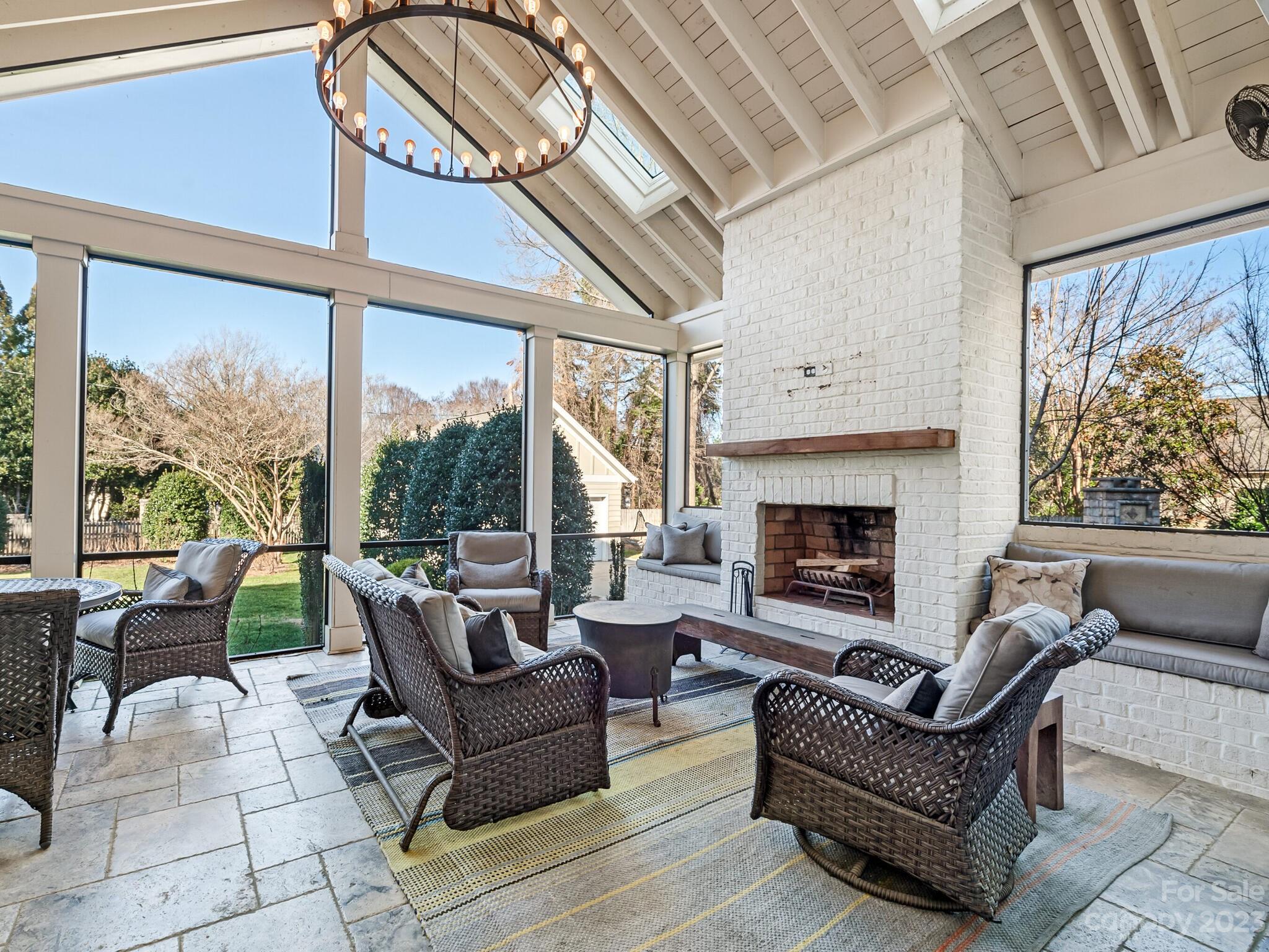 171 N Canterbury Road