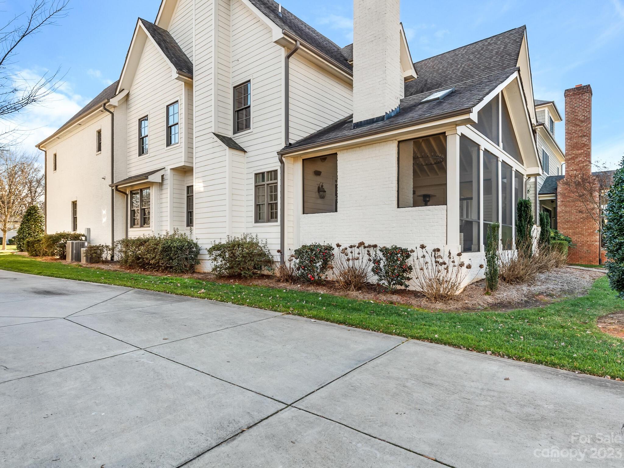 171 N Canterbury Road