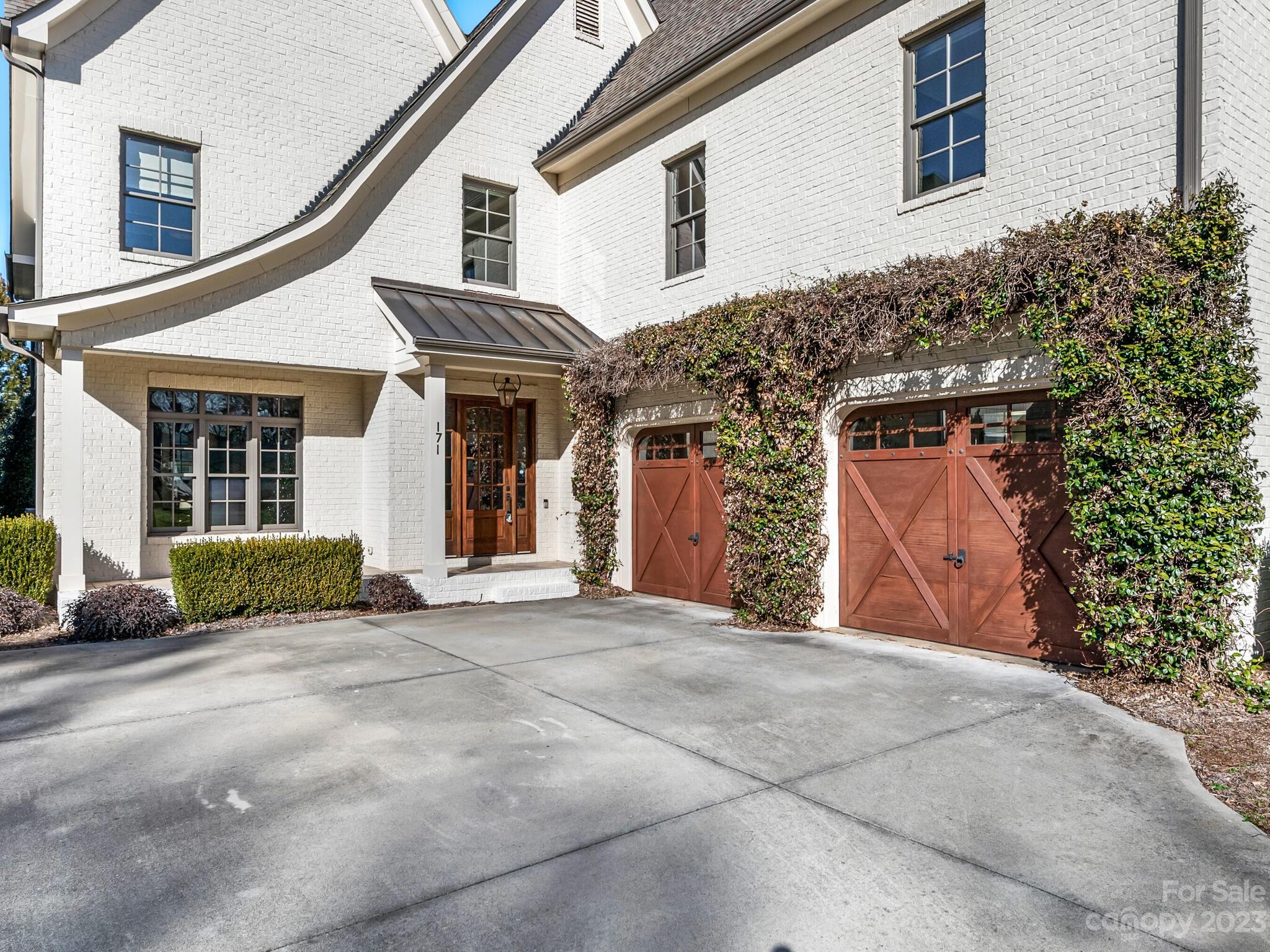 171 N Canterbury Road