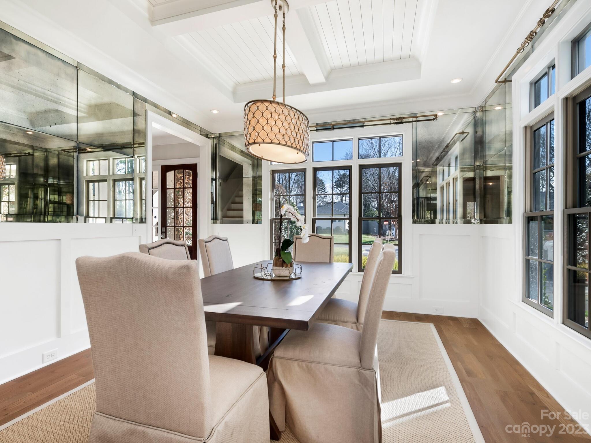 171 N Canterbury Road