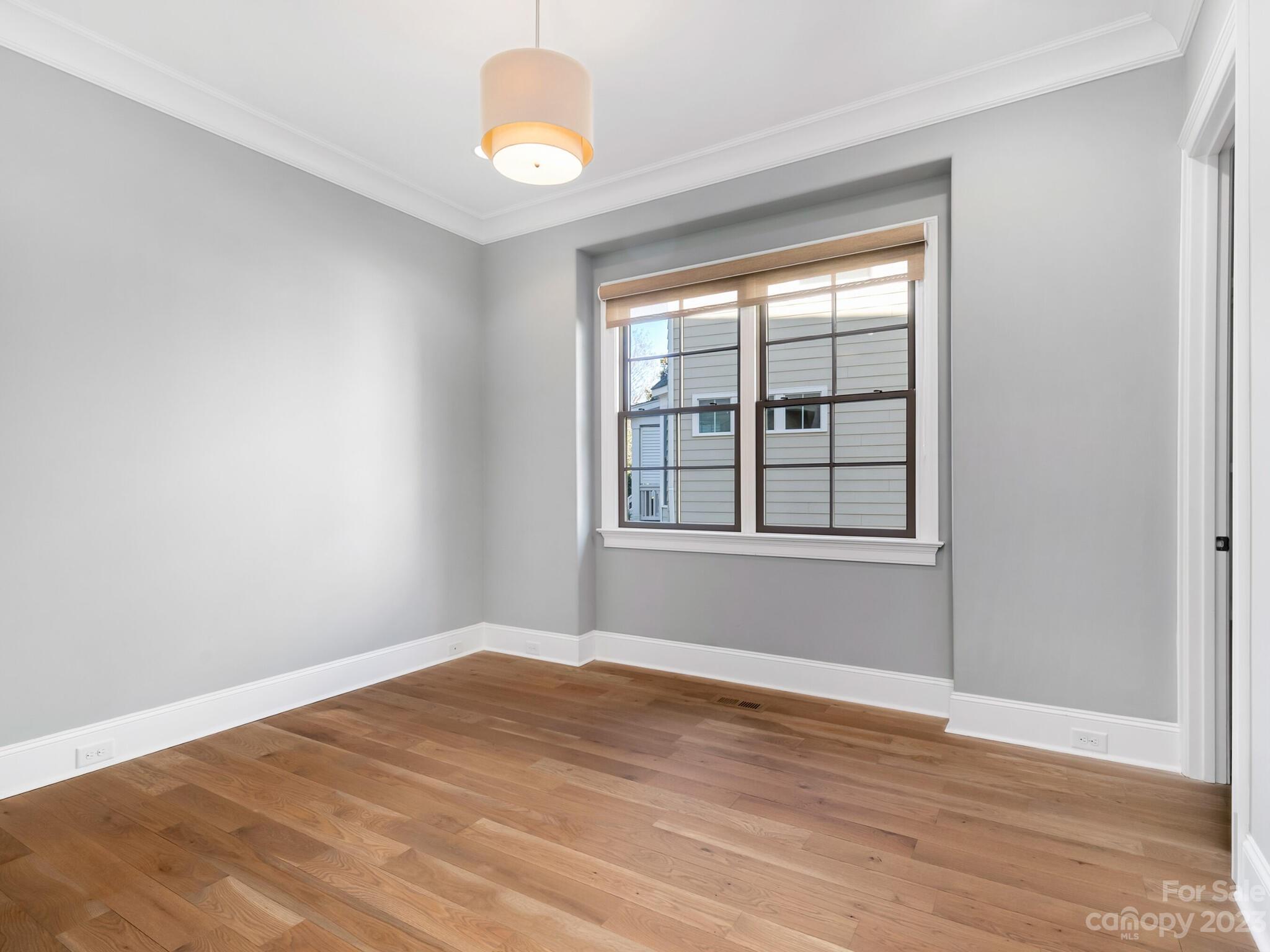 171 N Canterbury Road