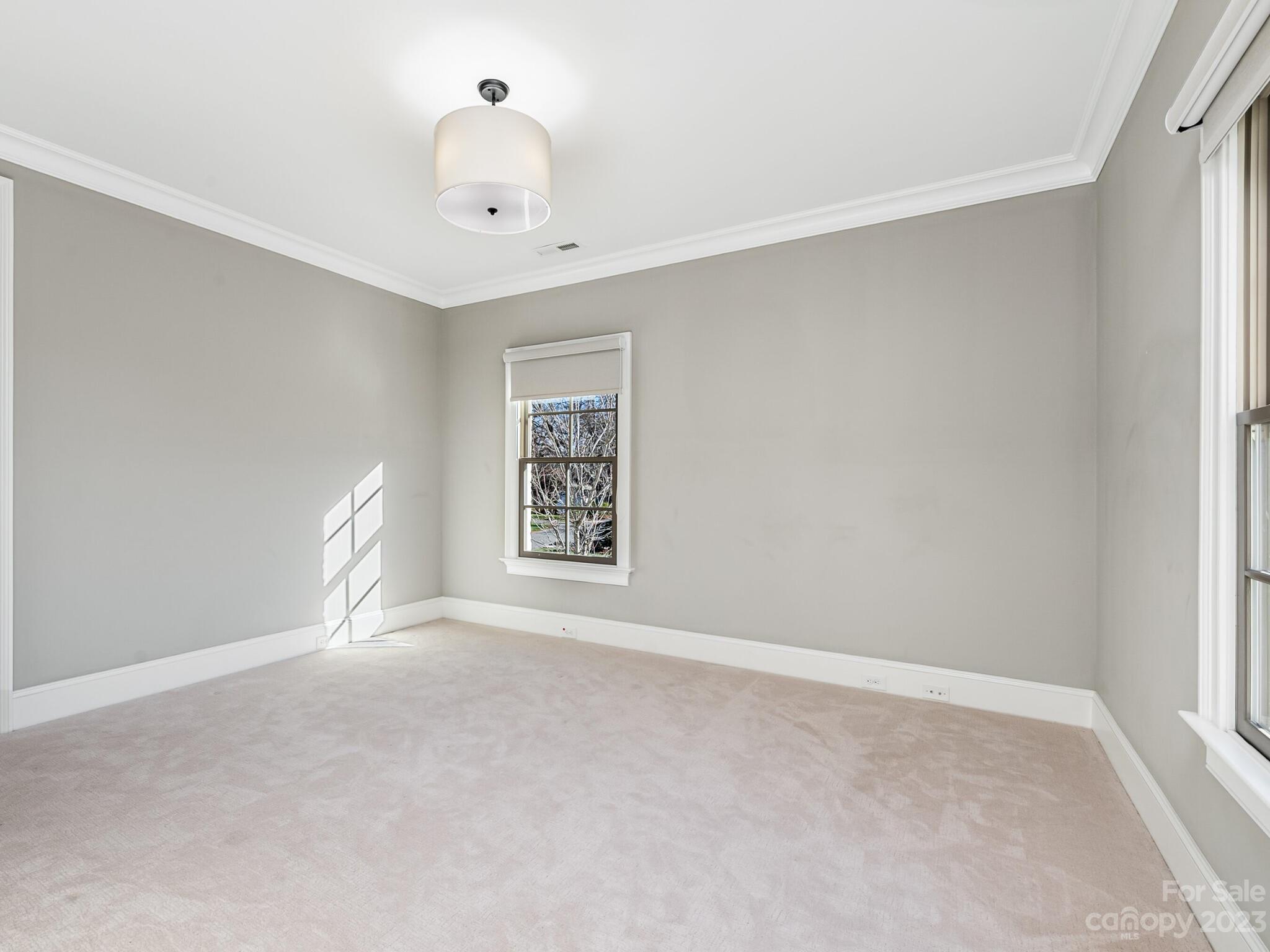 171 N Canterbury Road
