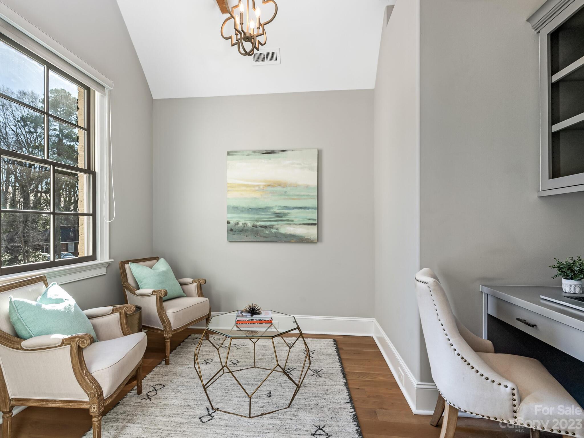 171 N Canterbury Road